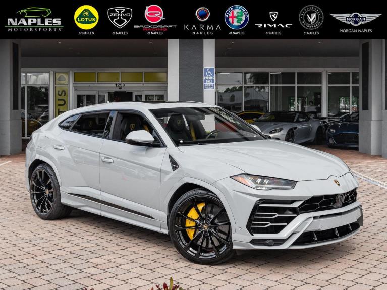 2022 Lamborghini Urus Graphite Capsule